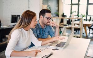 За даними уряду, останнім часом в Україні фіксують тенденцію до скорочення розриву між розміром зарплати жінок і чоловіків