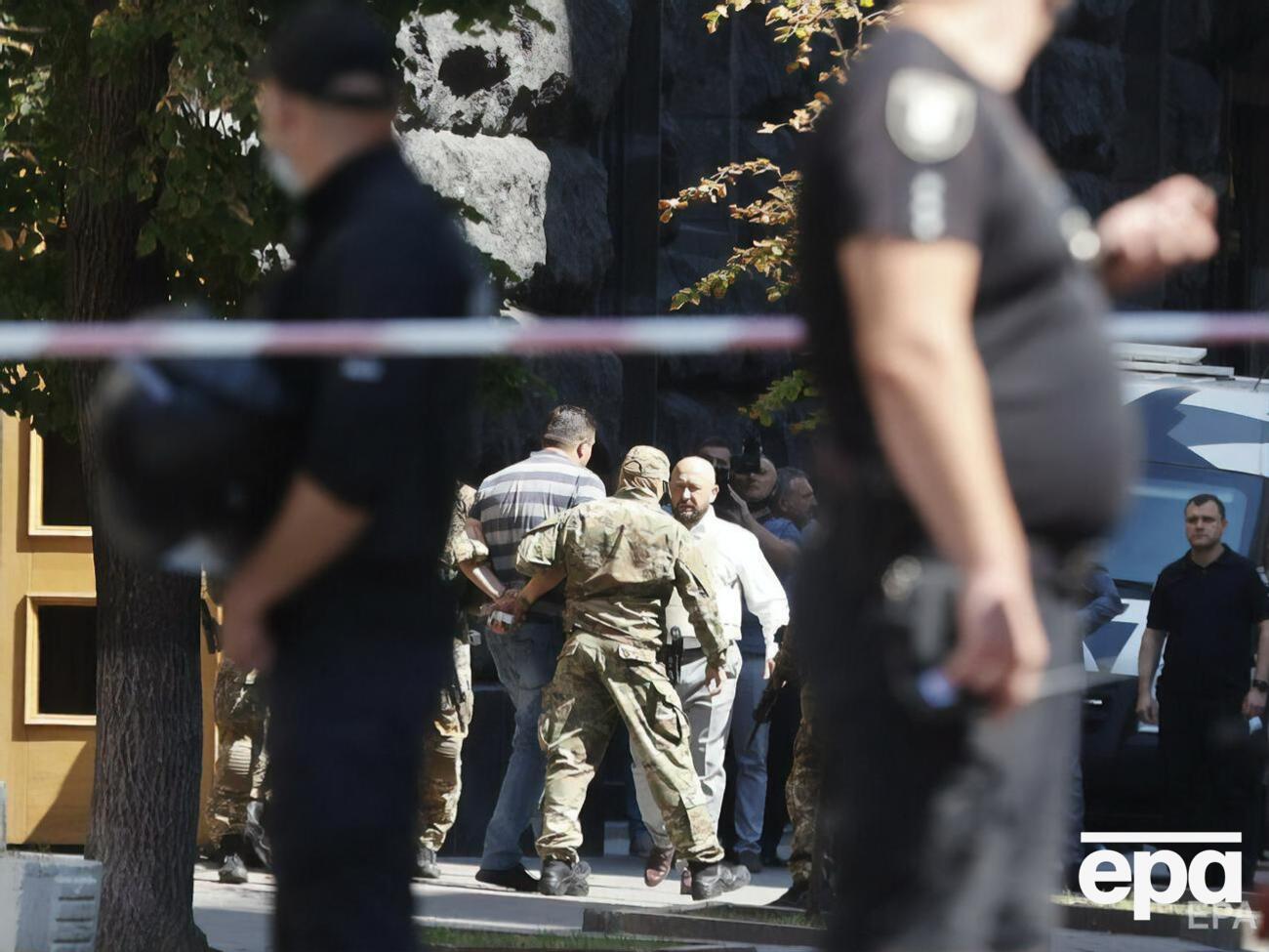 Мужчина угрожал подорвать гранату в здании Кабмина