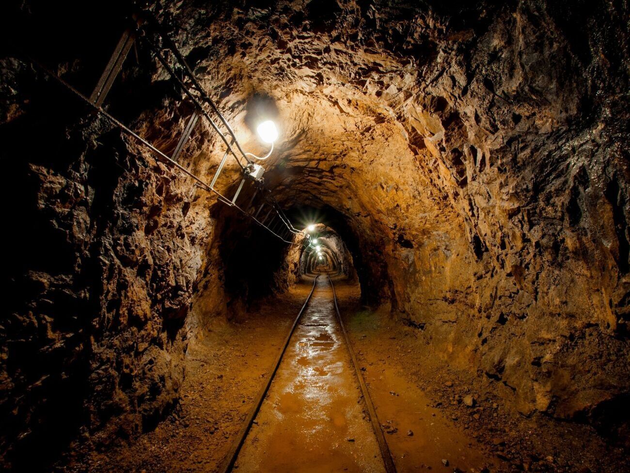 Взрыв в шахте унес жизни шести человек