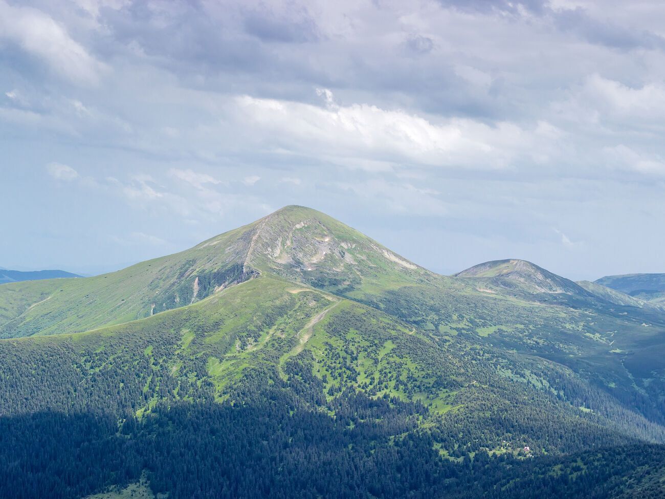 Підліток відстав від групи під час спуску з Говерли