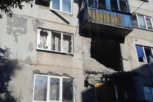 Одна з двох кімнат квартири, куди влучив снаряд, повністю зруйнована
