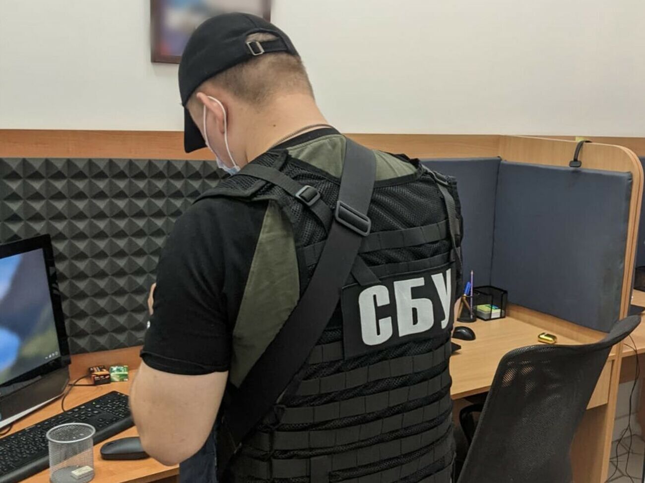 Правоохранители провели&nbsp;обыски по месту расположения подпольного офиса и адресам проживания организаторов схемы