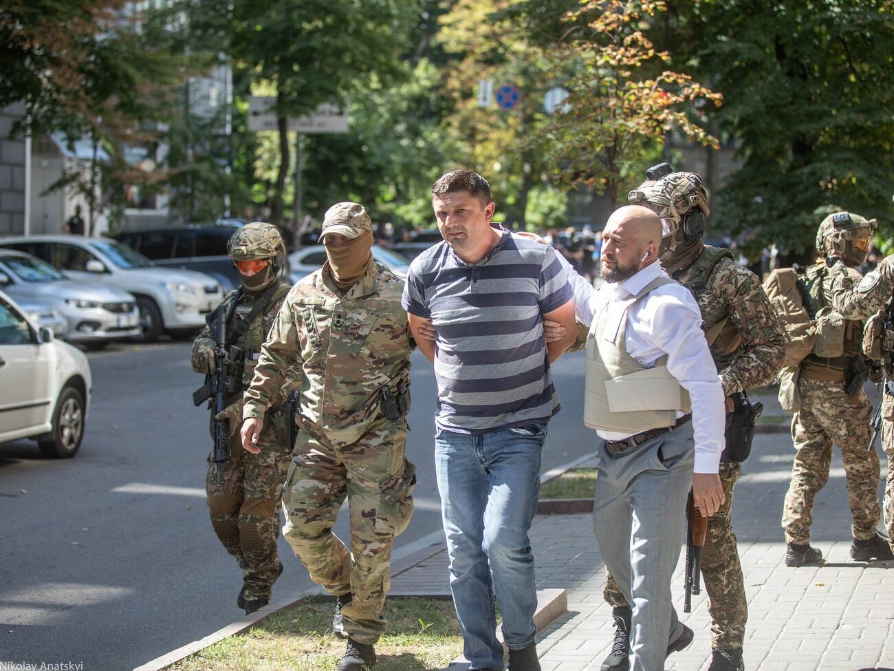 Прохнич вошел в здание Кабмина с гранатой в руках 4 августа. Он сожалеет об этом поступке, сообщили адвокаты