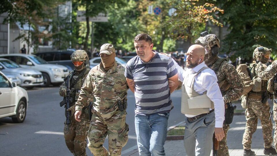 Прохнич увійшов у будівлю Кабміну з гранатою в руках 4 серпня. Він шкодує про цей вчинок, повідомили адвокати