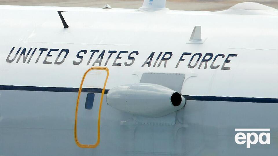 Cамолет ВВС США Boeing WC-135W Constant Phoenix облетел Балтийское море