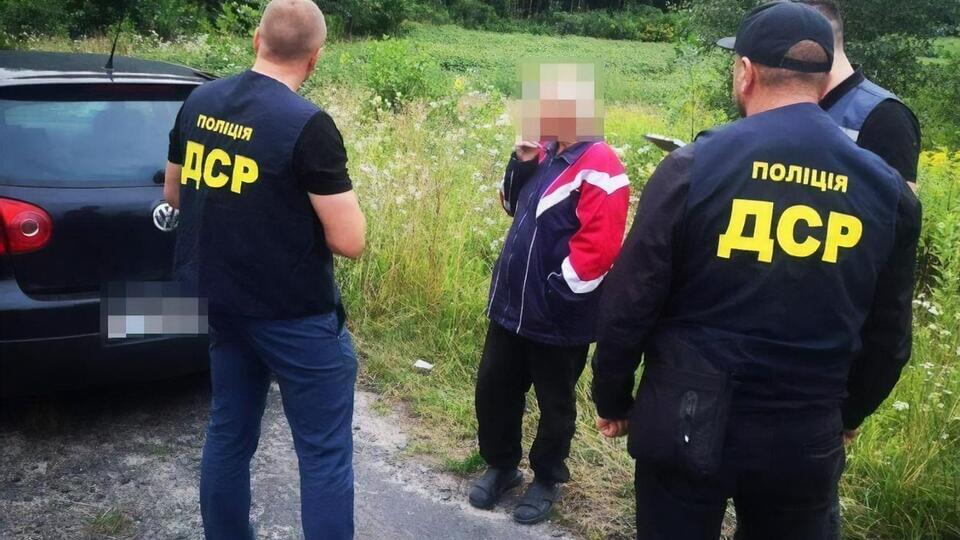 Правоохоронці провели спецоперацію та інсценували вбивство чоловіка, щоб затримати замовницю