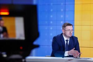 Кузин сказал, что в странах, где подавляющее большинство населения было вакцинировано, цифры смертности при вспышке "Дельты" не отличались от летальности других штаммов