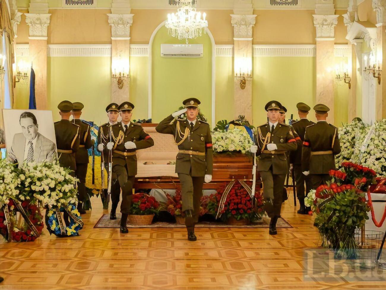 Поховають Марчука на Байковому кладовищі