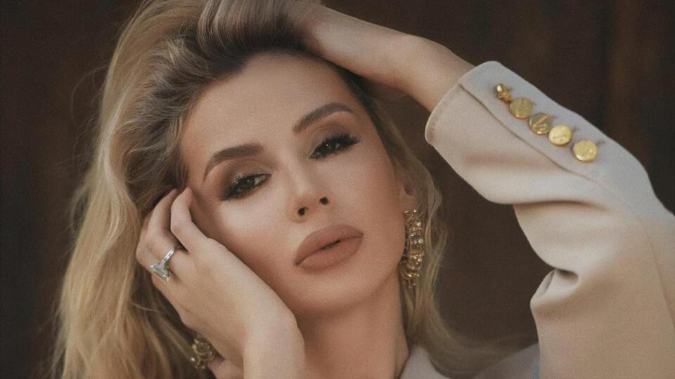 Loboda позувала на яхті