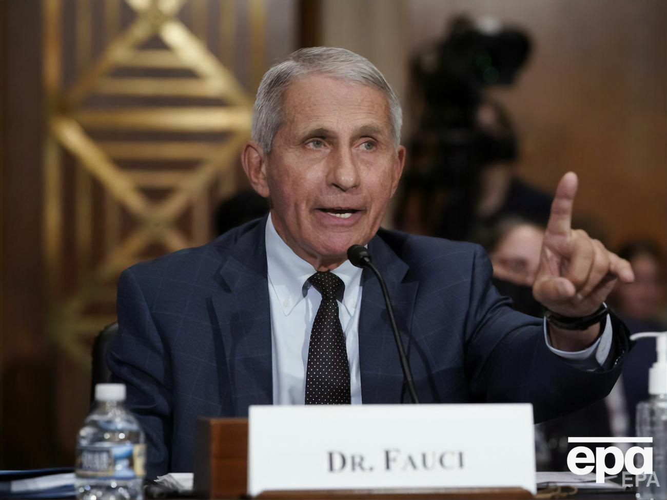 Фаучи считает, что бустерные вакцины в первую очередь нужно вводить пожилым людям с ослабленным иммунитетом