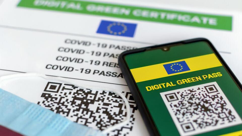 Із 21 липня наявність "ковідного" паспорта у Франції є обов'язковою для відвідування культурних заходів