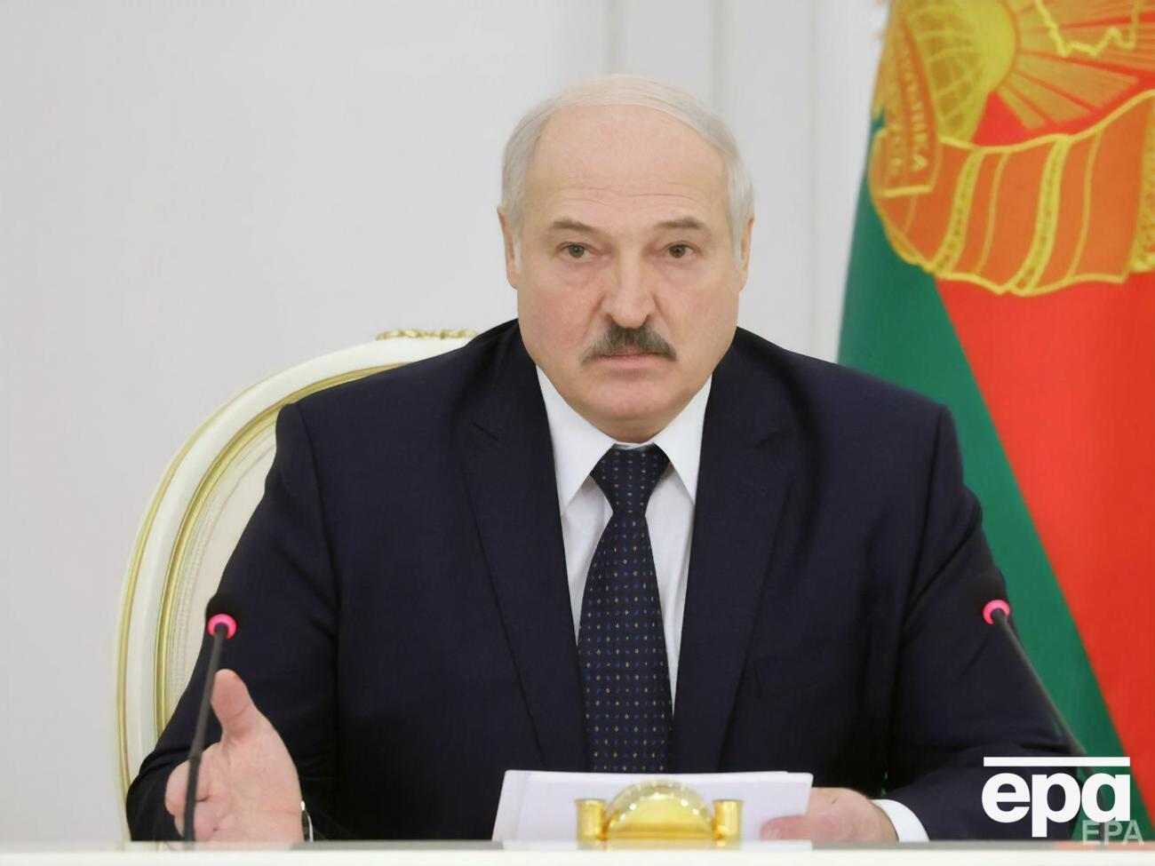 Лукашенко (на фото) розповів, що Путін пропонував йому допомогу в боротьбі з протестами