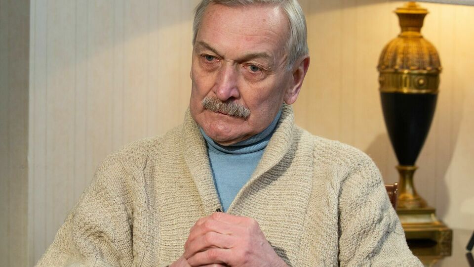 Журналистка "Цензор.НЕТ" Сампан заявила, что Талашко позвал ее после интервью домой, чтобы показать фото, а сам начал домогаться