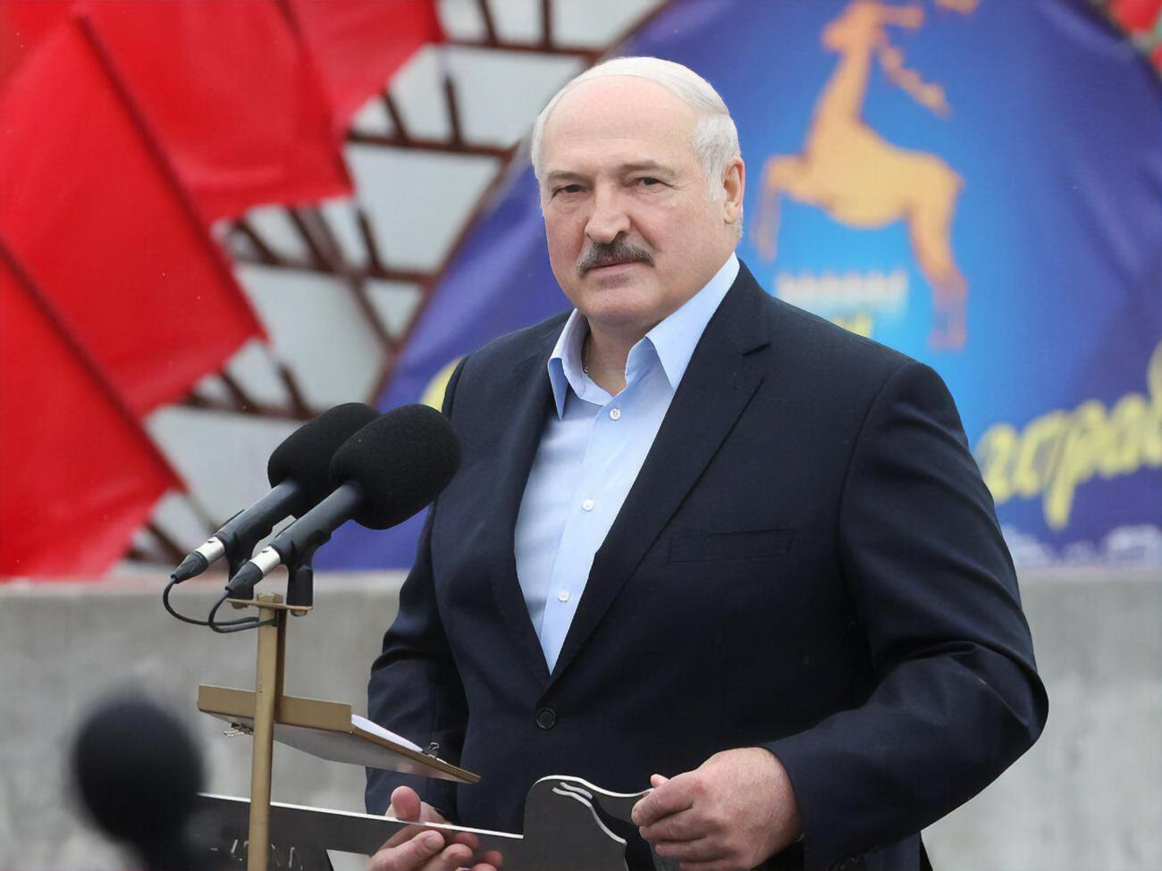 Лукашенко: У меня руки развязаны – и Крым, и все остальное