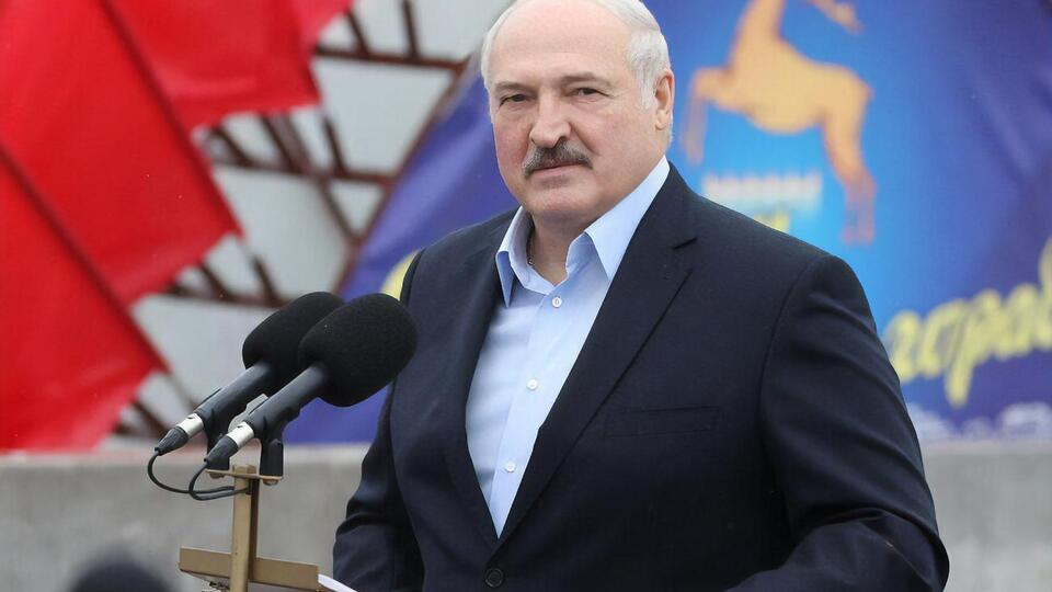 Лукашенко: У мене руки розв'язані – і Крим, і все інше