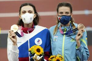 Магучих (справа) на Олимпиаде взяла бронзу, Ласицкене (слева) – золото