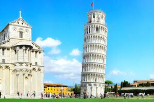 9 августа 848 лет назад началось строительство Пизанской башни