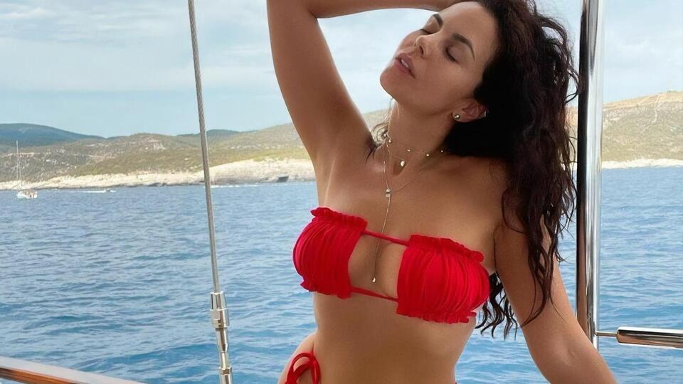 "Я теж з'їла біляш, талія зникла", – прокоментувала фото Каменських одна з її підписниць