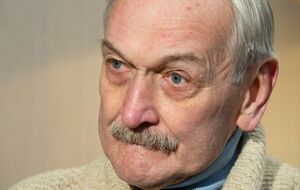 За свідченнями студенток, Талашко запрошував їх додому, а там починав домагатися