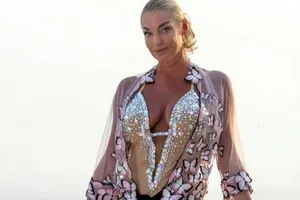 Волочкова: Дорогі друзі, вітаю з Днем знань!