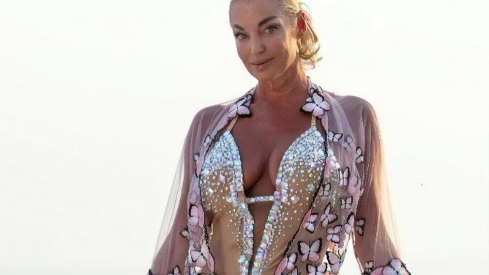 Волочкова: Дорогі друзі, вітаю з Днем знань!