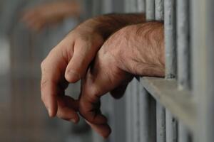 Февзієва утримують у камері зі ще сімома людьми