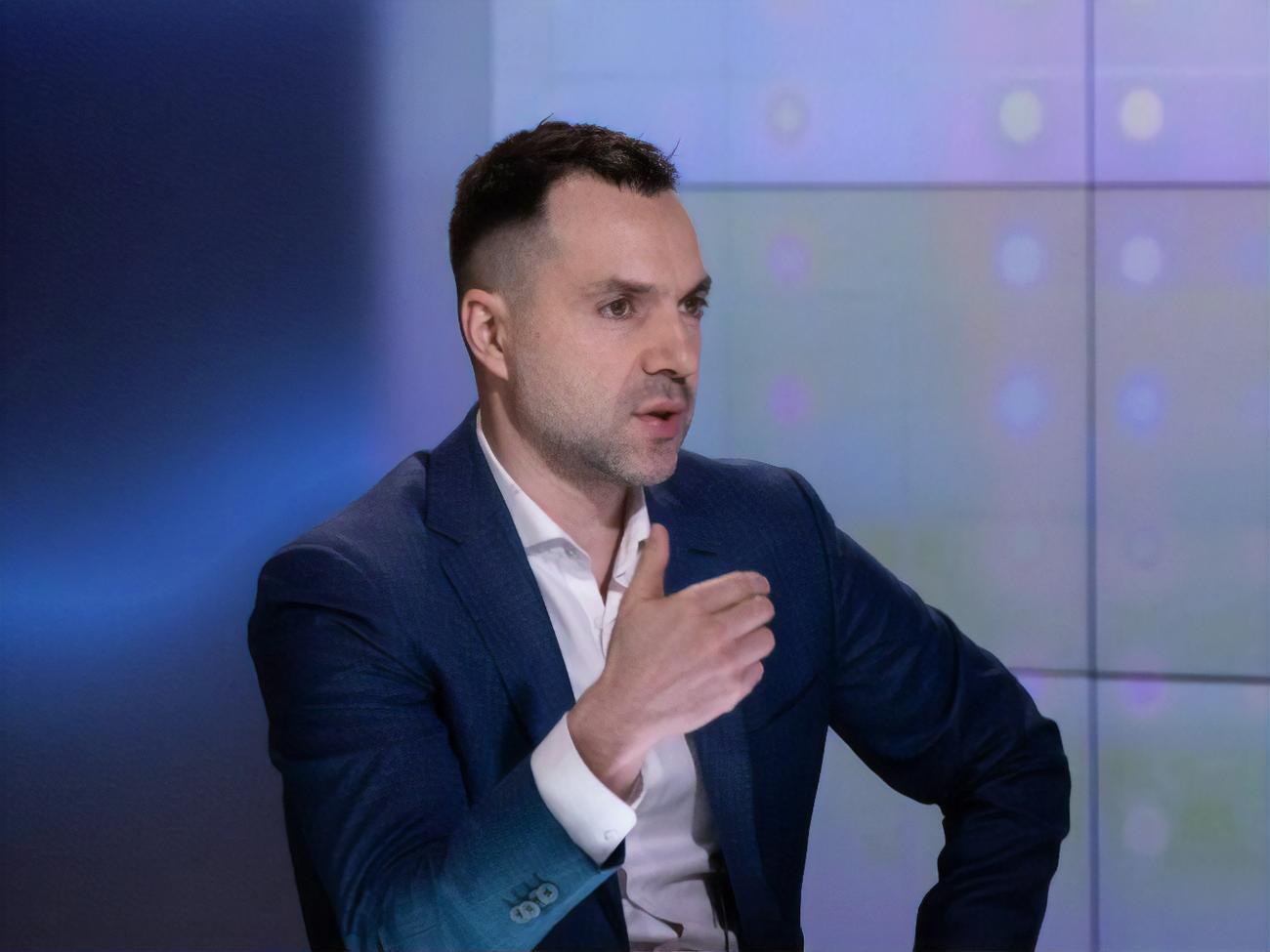 Арестович заявил, что в окружении президента уже работают над переименованием государства