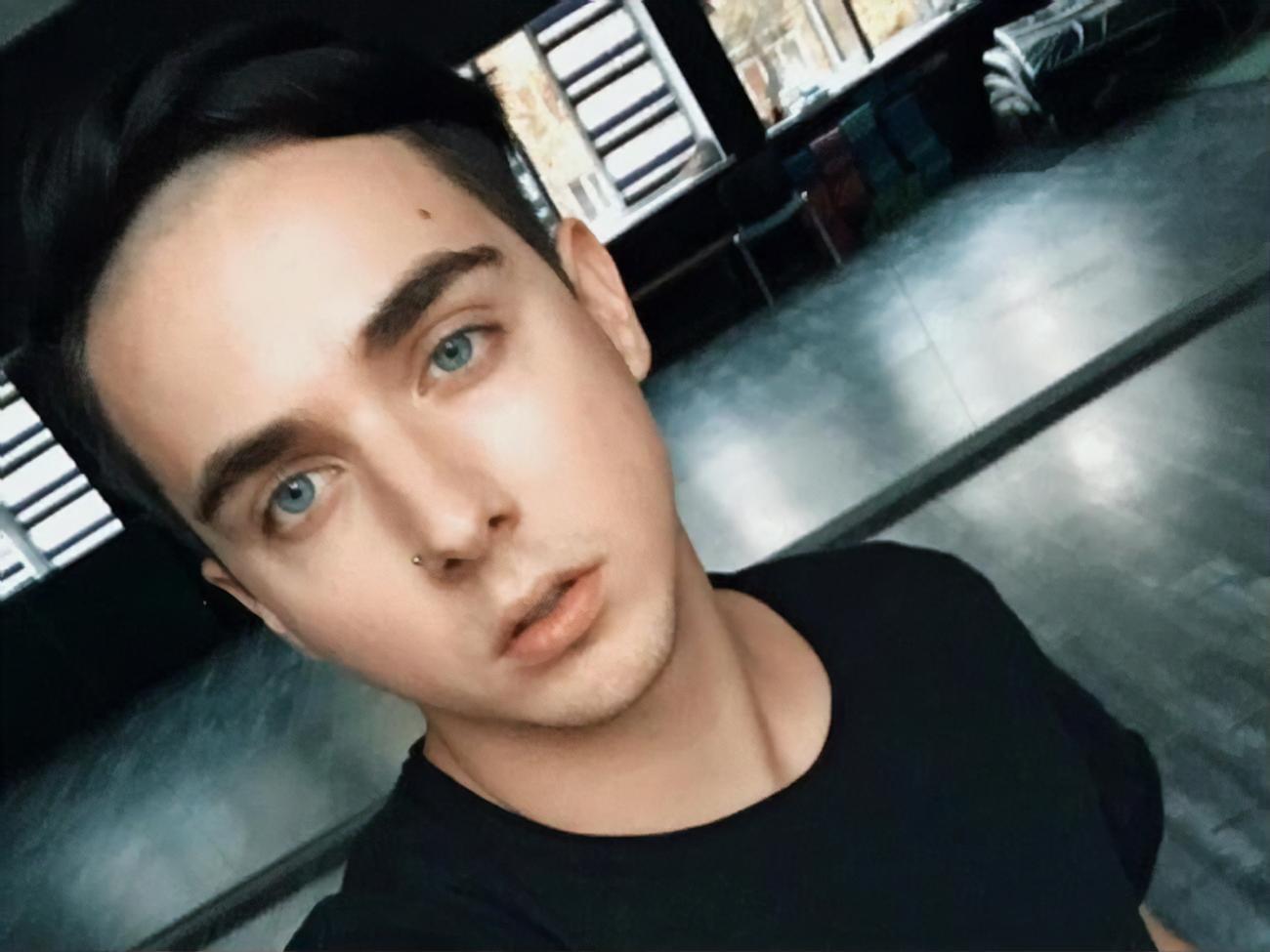 Melovin о ЛГБТ-сообществе: Очень уважаю этих людей. Они очень храбрые и смелые