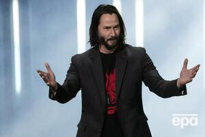 В фильме "Матрица: Воскрешение" Ривз снова играет роль Нео