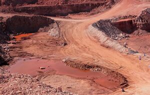 Цены на железную руду на мировых рынках продолжают снижаться