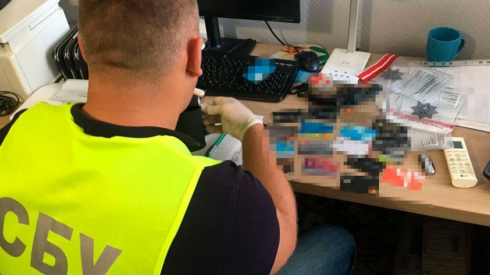 СБУ провела обыски по месту жительства фигуранта