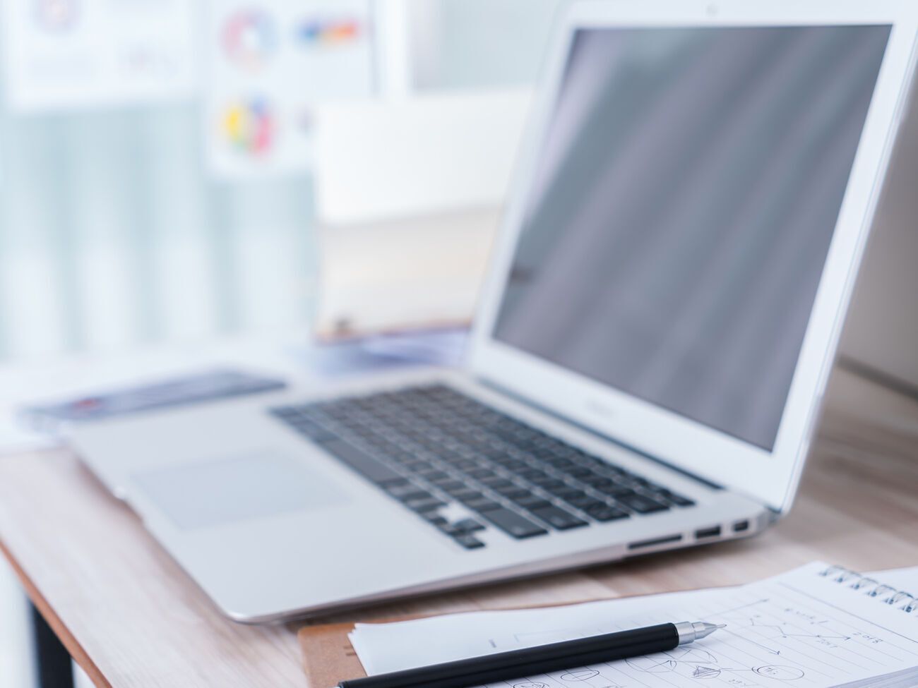 Все тендеры на закупку ноутбуков для учителей отправили на повторную экспертизу