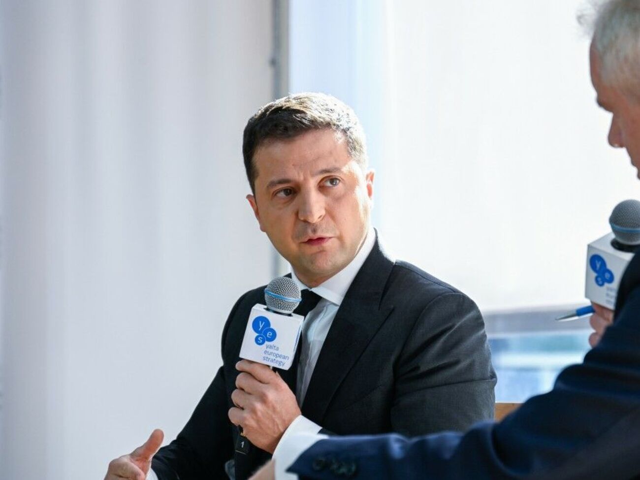 Зеленский:&nbsp;Я считаю, что США должны увеличивать свое присутствие в Украине