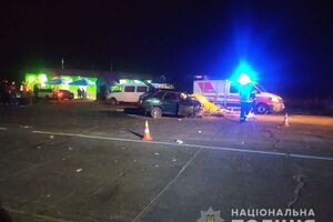 Автомобіль ВАЗ 2109 виїхав на зустрічну смугу без увімкнених фар