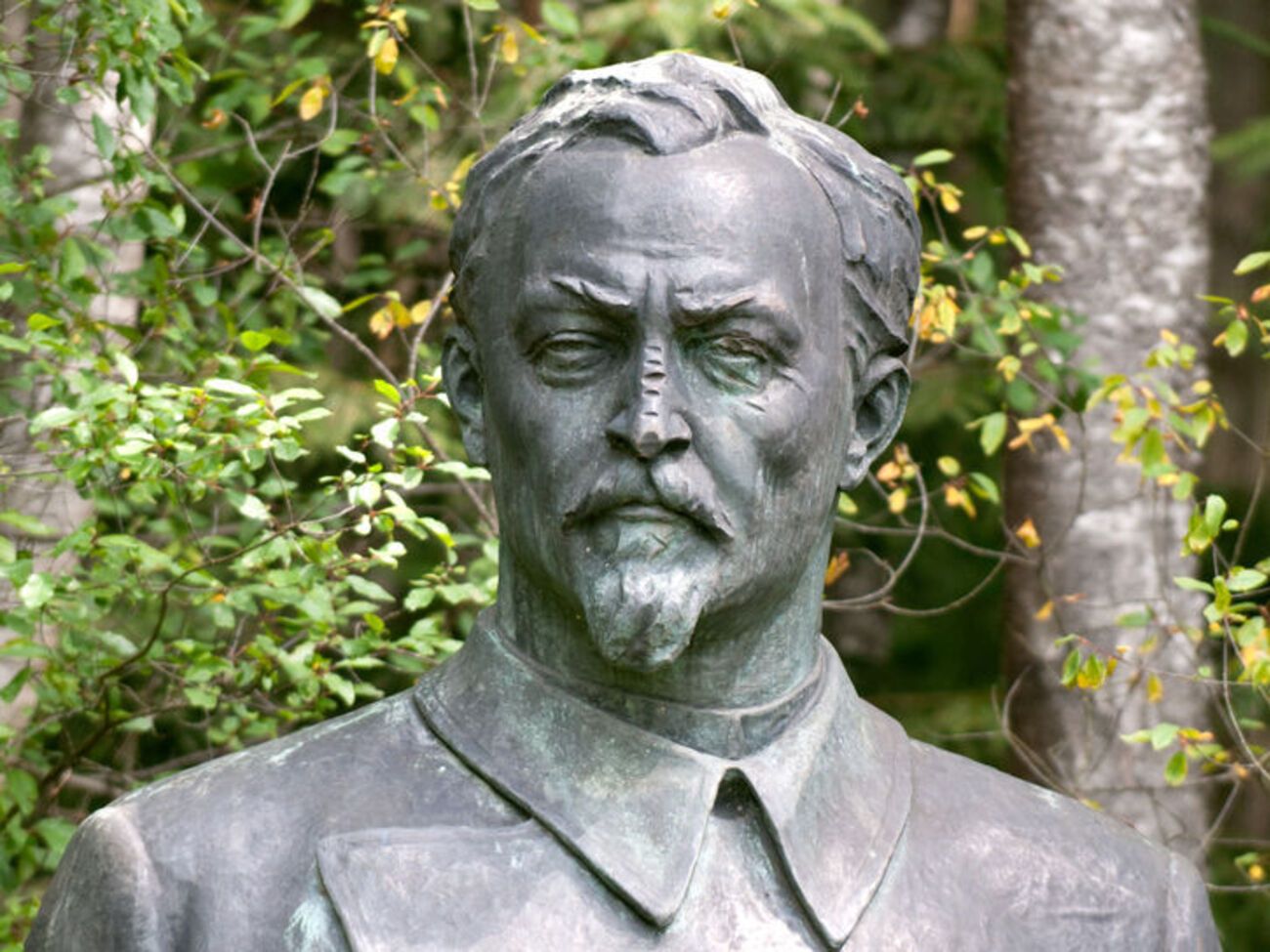 В Украине памятники Дзержинскому демонтированы по закону о декоммунизации.