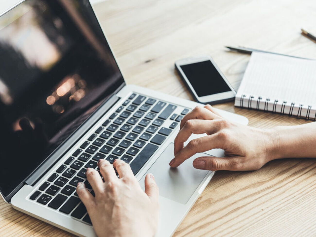 Ноутбуками правительство планирует обеспечить 60 тыс. учителей