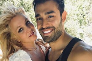 Спірс познайомилася з Асгарі на зйомках свого кліпу 2016 року