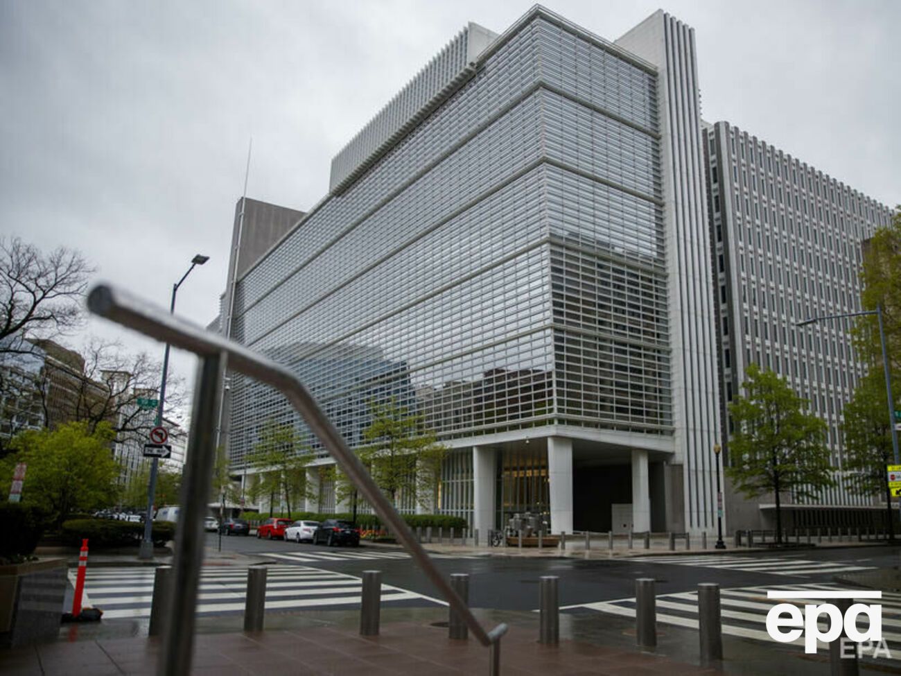 Всемирный банк&nbsp;&ndash; один из наиболее крупных заемщиков в мире