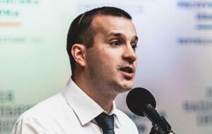 Хочеться вірити, що наближається епоха прагматизму, і Україна почне поводитися як держава, а не як "пудель, який загубив господаря"