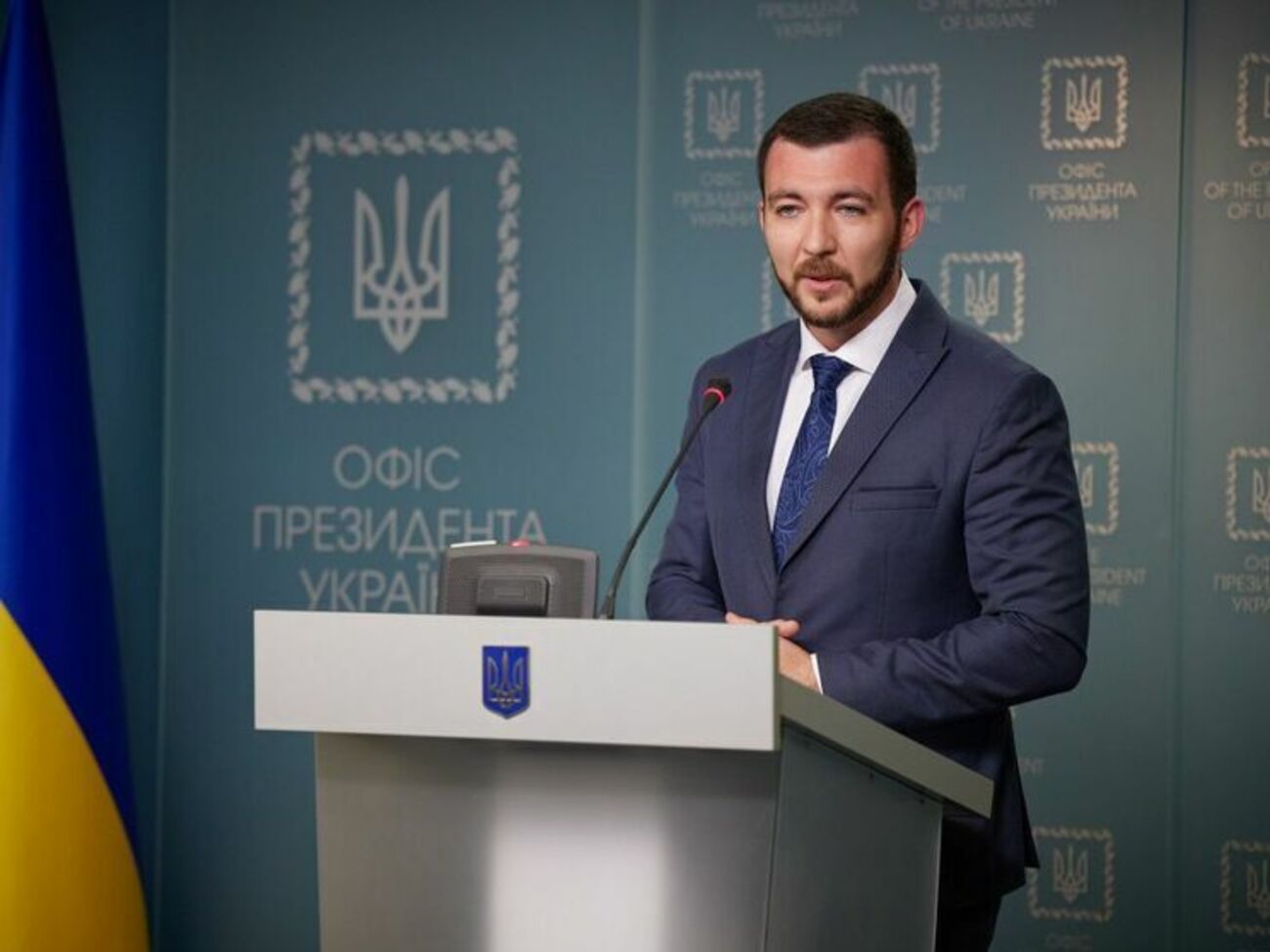 Никифоров: Если, чтобы чувствовать себя нормально, жителю оккупированной территории надо получить российский паспорт, пусть он его получает