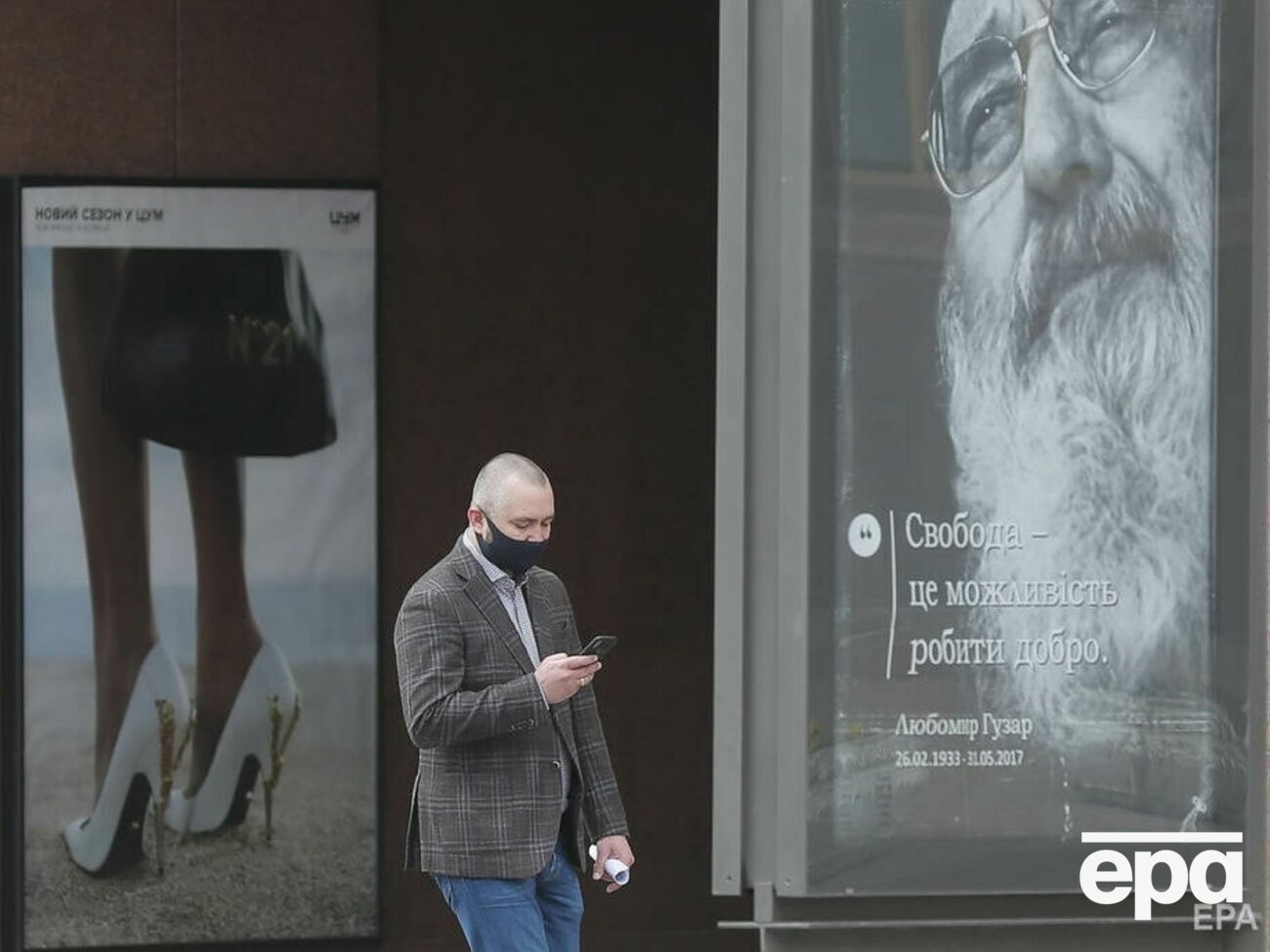 Владельцы "зеленых" COVID-сертификатов смогут посещать кафе и рестораны в "красной" зоне