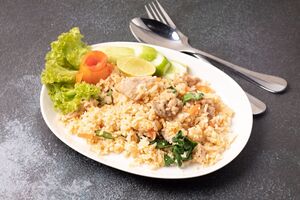 Золотистий стафілокок потрапив у їжу у процесі приготування, бактерію виявили у чотирьох працівників персоналу шкільного харчоблоку