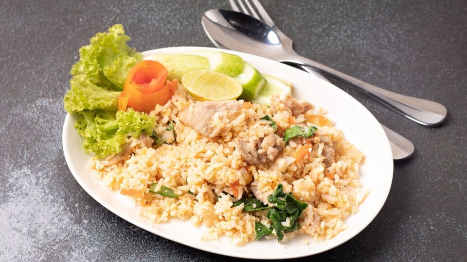 Золотистий стафілокок потрапив у їжу у процесі приготування, бактерію виявили у чотирьох працівників персоналу шкільного харчоблоку