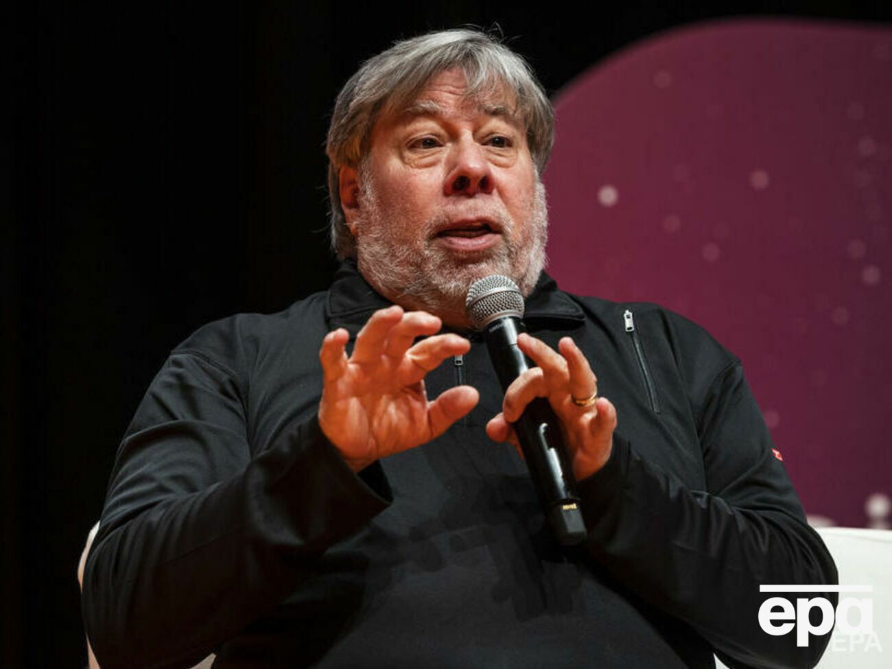 Возняк отметил, что его космическая компания будет непохожа на своих конкурентов