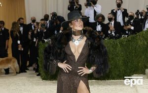 Лопес появилась на балу в наряде от американского бренда Ralph Lauren