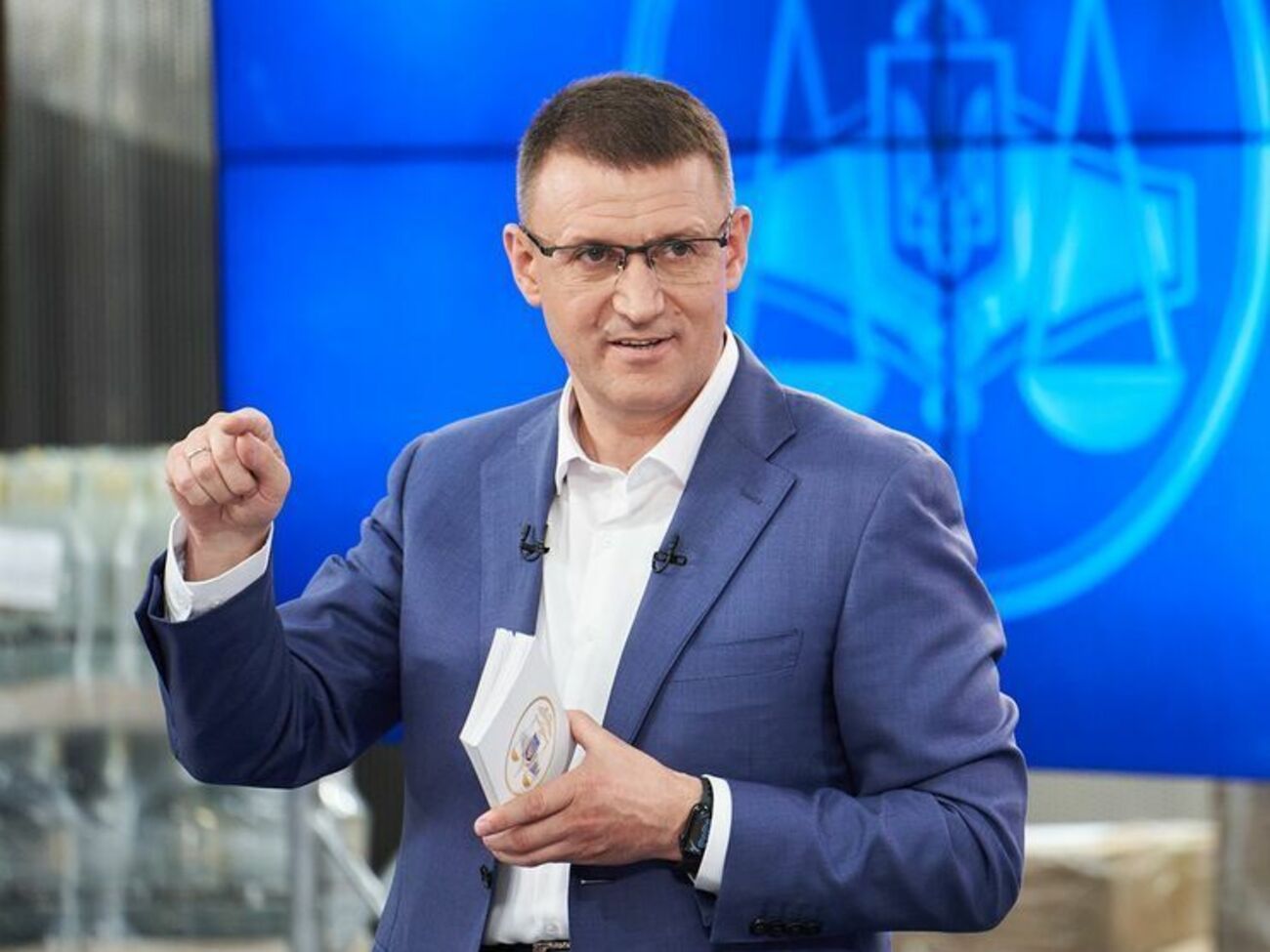 Уже после назначения главой БЭБ Мельник говорил, что его зарплата составляет около 40 тыс. грн
