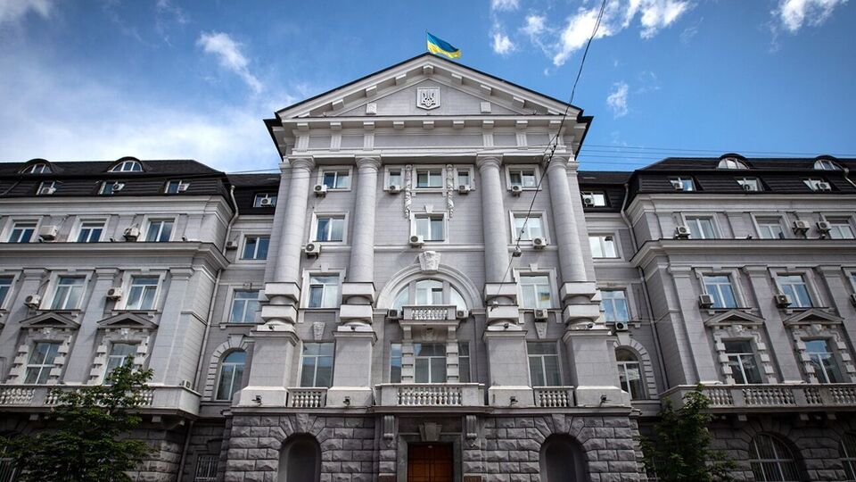 Співробітники СБУ заштовхали підприємця в автомобіль, забрали у нього ключі від квартири та iPhone