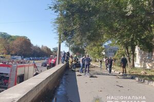 Взрыв произошел на проспекте Богдана Хмельницкого около 9.00