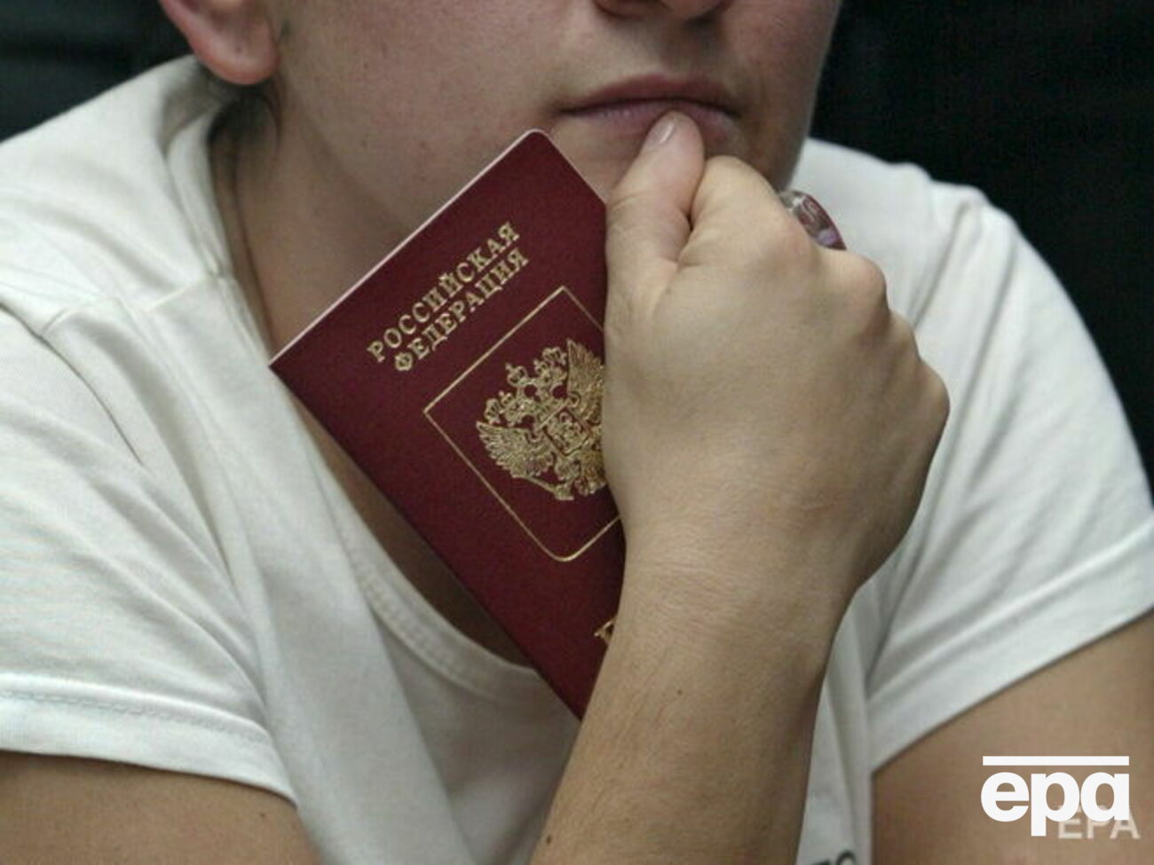 Россия выдала жителям ОРДЛО порядка 600 тыс. своих паспортов