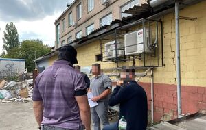 Фигуранты получили от руководителя предприятия $12 тыс.